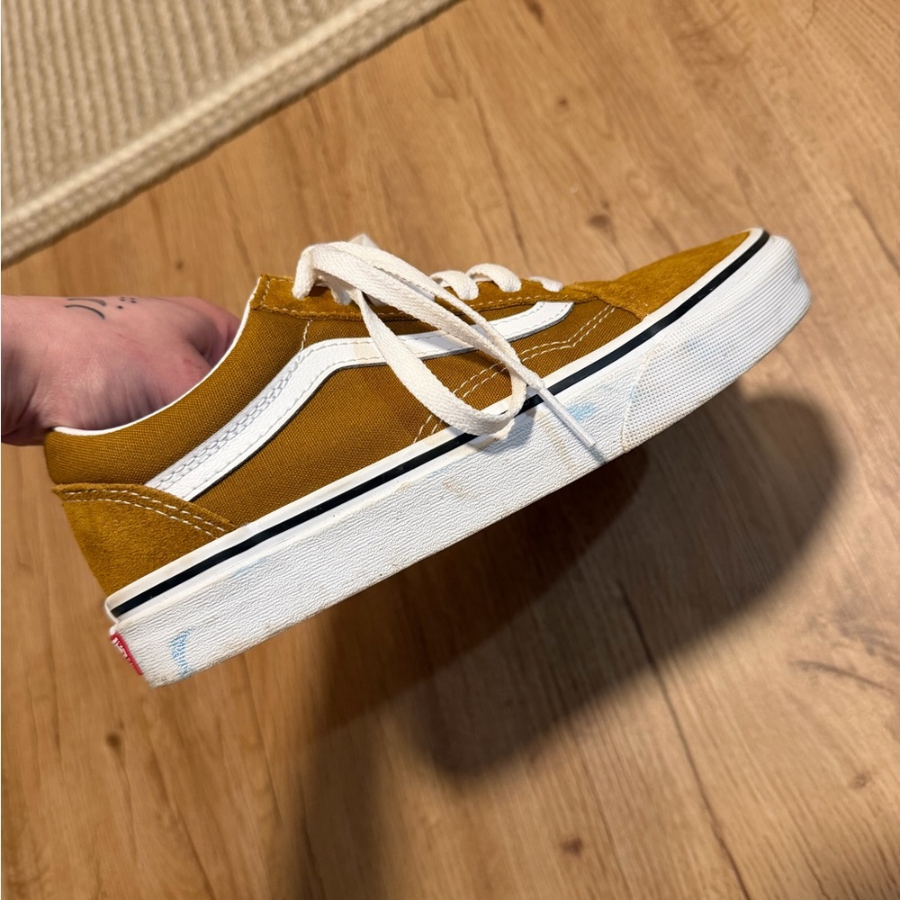 Vans - Picture 2 of 6